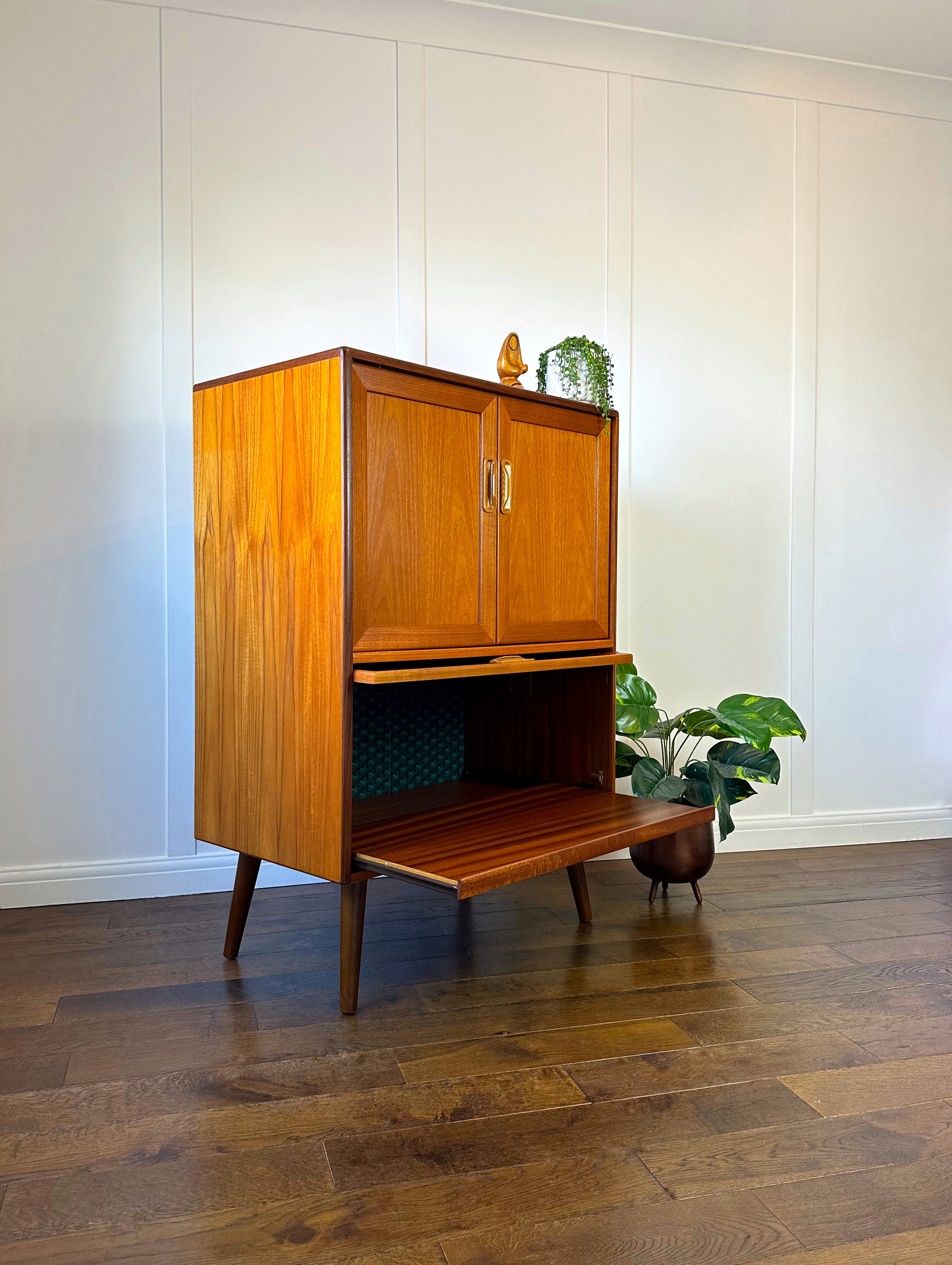 Mid century modern storage cabinet discount